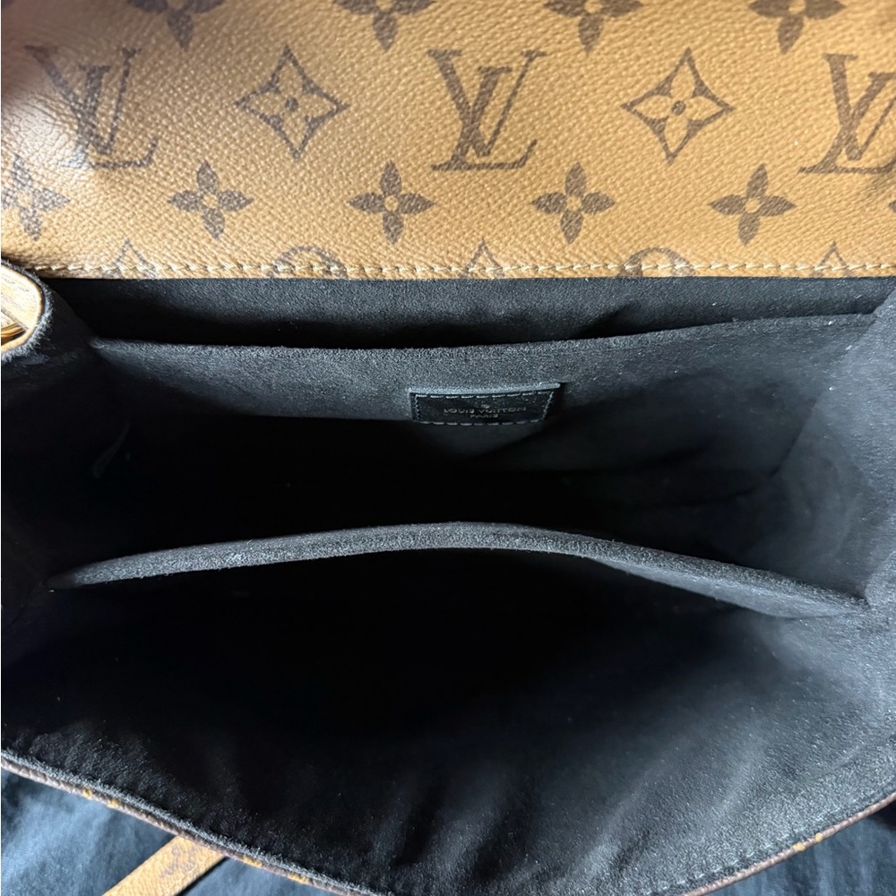 Louis Vuitton Pochette Metis reverse Monogram Crossbody Bag - Picture 11 of 16